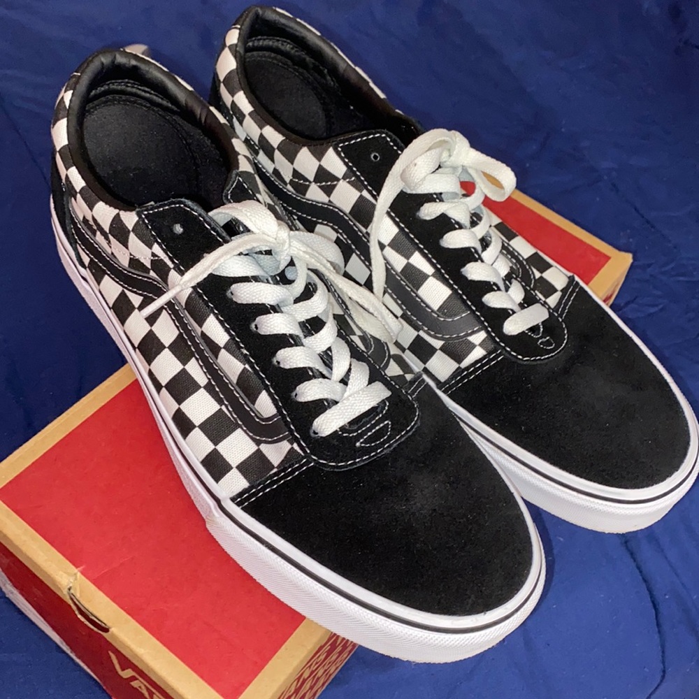 LowTop Checkerboard Vans